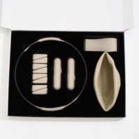 COMANA – Accessoires de gym à domicile personnalisés avec logo, incluant haltères réglables en acier, anneaux de musculation, tapis de yoga et accessoires de Pilates