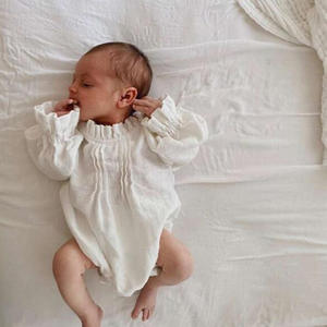 Combinaison bébé à manches longues en lin uni, très vendue, vêtements pour bébés filles en gros - Product Image 3