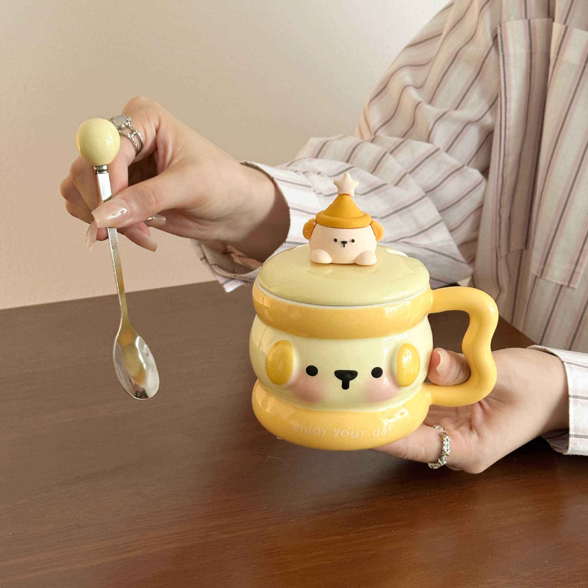 สีเหลือง