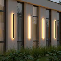 Applique murale solaire LED extérieure étanche en aluminium pour jardin, cour et balcon - Bande longue avec fixation murale et entrée par surface