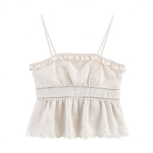 Top Corto Beige Transpirable para Mujer, Estilo Casual con Tirantes Finos y Volantes, Logotipo Frontal, Comodidad y Estilo de Primera Calidad - Product Image 1