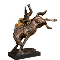 Sculpture murale abstraite moderne en bronze, moulée sous pression, ruban métallique torsadé, finition antique, décoration d'intérieur de luxe