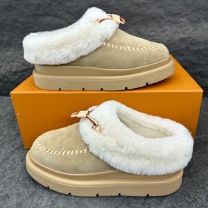 Botas de Nieve de Diseño Clásico de Lujo y Alta Calidad, Pantuflas de Interior con Suela Gruesa, Cálidas, Transpirables, Cómodas y a la Moda - Product Image 1