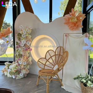 แผงฉากหลังงานแต่งงานอะคริลิคสีขาวคุณภาพสูง LEDA พร้อมขาตั้งสำหรับงานแต่งงานและงานอีเว้นท์สมัยใหม่ - Product Image 1