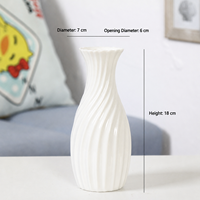 Vase à fleurs séchées en céramique artisanale moderne Qianrui, petit vase blanc hydroponique, ornements pour salon, décoration nordique pour la maison