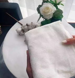 <span class=keywords><strong>Serviette</strong></span> compressée jetable 100% coton 70x100/70x140cm <span class=keywords><strong>serviette</strong></span> <span class=keywords><strong>de</strong></span> <span class=keywords><strong>bain</strong></span> pliante pour voyage serviettes longues - Product Image 3