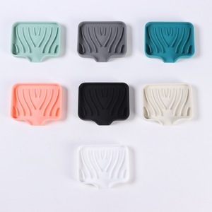 Tapis anti-éclaboussures multifonctionnel en silicone pour robinet, cuisine et salle de bain, avec égouttoir amélioré et porte-savon intégré - Product Image 3