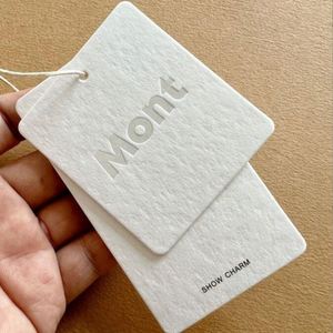 Étiquette de vêtement personnalisée à bas prix avec logo de marque imprimé, œillet doré et cordon en polyester - Product Image 2