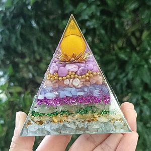 คริสตัลเพบเบิลพีระมิดเรซิ่นอีพ็อกซี่งานฝีมือประดับตกแต่งโต๊ะทำงานตกแต่งบ้านสำนักงานดอกบัวสีเหลืองเจดีย์ 7 ชั้น - Product Image 4