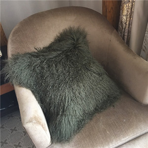 Bantal Hias Bulu Rambut Panjang - Product Image 2