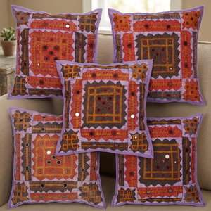 Housse de coussin Kantha avec travail de miroir - Product Image 2
