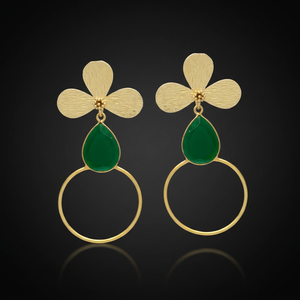 ต่างหูทองเหลืองชุบทองประดับพลอยออนิกซ์สีเขียวสไตล์ชาติพันธุ์จากเมืองชัยปุระ เหมาะสำหรับงานแต่งงาน - Product Image 2