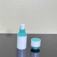 Flacon de lotion carré avec pompe à vaporisation fine sans air en PP torsadé de 15 ml/30 ml/50 ml, avec impression d'écran et couleur personnalisée