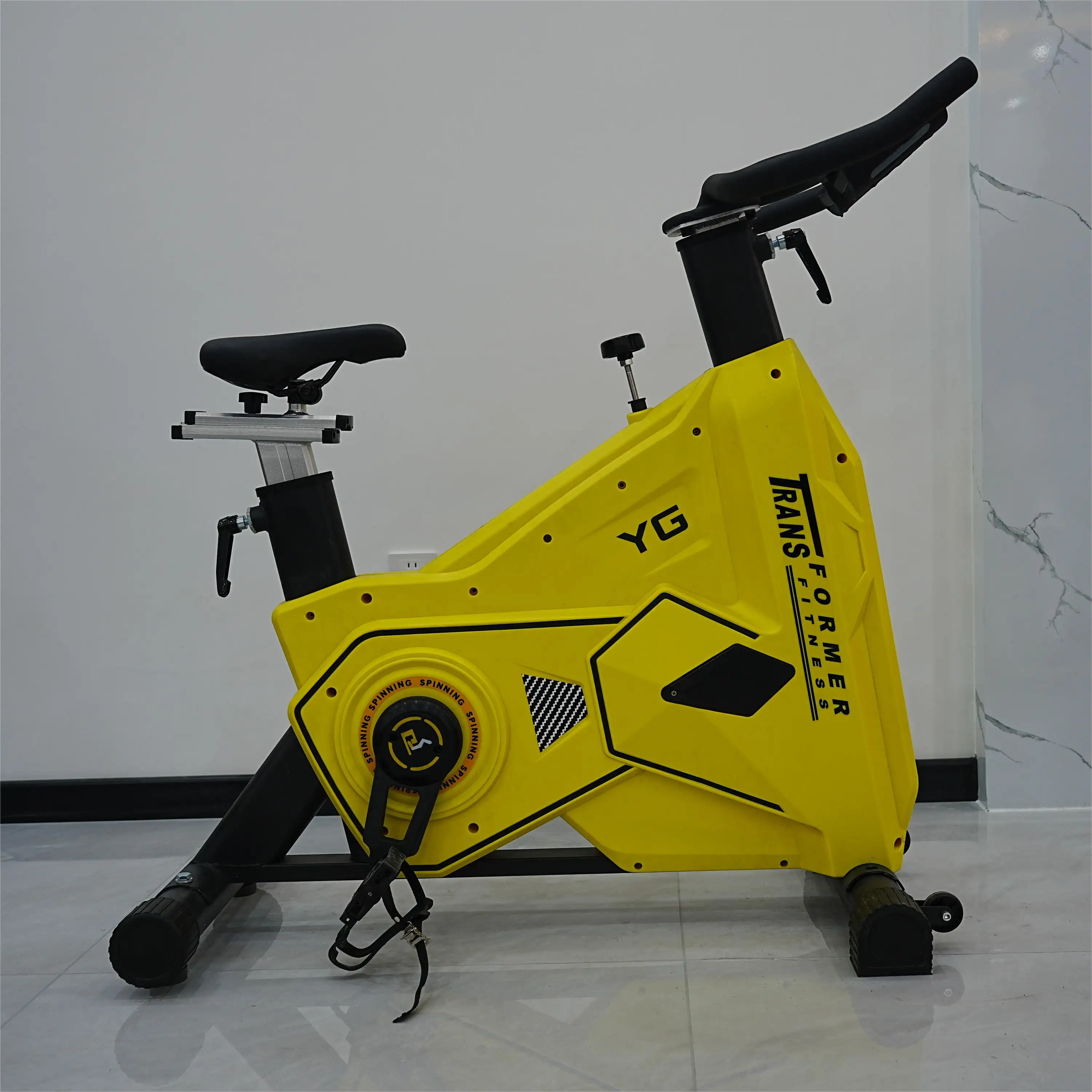 YG Fitness YG-S004 conception avancée vélo de spin vélo de sport vélo de spinning pour l'entraînement cardio