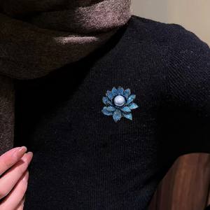 Broche de Perla de Tahití al por Mayor de 14-15 mm, Broche de Flor de Pecho de Tamaño Gigante, Lleno de Circonitas, Incrustado con Flores Coloridas, Accesorio de Moda - Product Image 4