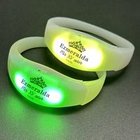 Bracelet LED en silicone ABS, lumineux et sonore, rythmique, pour fêtes, style romantique, cadeaux gratuits