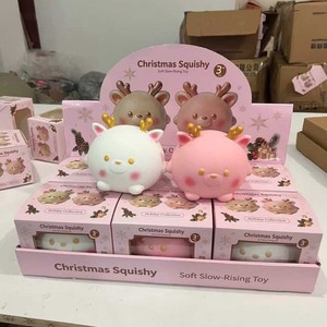 Nouveau jouet anti-stress en forme de cerf de Noël, jouet à presser à récupération lente - Product Image 1