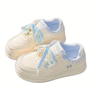 Nuevas Zapatillas Blancas Coreanas de Nicho 2026, Zapatos de Plataforma Baja de Cuero para Mujer, Calzado Casual de Moda Versátil para Estudiantes - Product Image 4