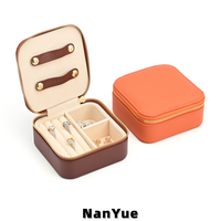 Boîte à bijoux carrée multifonctionnelle en cuir PU avec fermeture éclair, mini boîte de rangement portable pour bagues, boucles d'oreilles, colliers, personnalisable avec logo