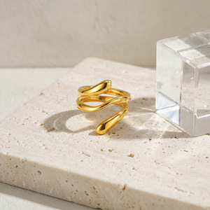 Anillo Minimalista de Acero Inoxidable con Múltiples Capas en Forma de Gota de Agua, Anillo Geométrico en Forma de Lágrima, Liso y Pulido, Unisex, Apilable - Product Image 4
