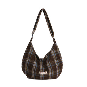 Nuevo Bolso Tipo Dumpling de Lana Sólida, Portátil, Ligero, de Gran Capacidad, Bolso Tote Cruzado con Cadenas, Cierre Abierto, Estilo Vintage para Mujer - Product Image 6