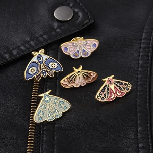 ที่กำหนดเองที่มีคุณภาพสูงผีเสื้อ Lapel Pins ฮาร์ดซอฟท์เคลือบขาโลหะสำหรับการออกแบบเสื้อผ้า - Product Image 3