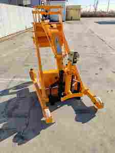 Portable 300KG petit élévateur à tambour à huile électrique <span class=keywords><strong>chariot</strong></span> élévateur hydraulique chargeur à flèche articulée hydraulique pour le déplacement de tambour à huile - Product Image 2