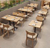 Ensemble de sièges de restaurant japonais minimaliste commercial, cadre en bois naturel, table et chaise de café pour restaurant de sushis et de restauration rapide