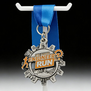 Medaglia Personalizzata a Forma di Ingranaggio per Ingegneri |   Medaglia Smaltata per Eventi di Corsa con Design Gratuito e Logo Personalizzato - Vendita all'Ingrosso - Product Image 1