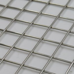 Paneles de Malla de Alambre Soldada de Acero Inoxidable 304 Súper Resistentes a la Corrosión, Tejido Liso 2x2 6x6, Color Personalizado, Jaula para Animales, Cerca para Granja - Product Image 4