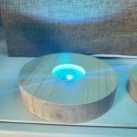 Support de Présentation en Bois Rond pour Boule de Cristal avec Socle LED USB et Lumière Nocturne Intégrée – Vente en Gros