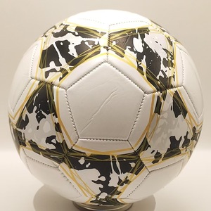 Ballon de football d'entraînement standard pour étudiants, fabriqué en usine, avec logo personnalisé imprimé, coloré, cousu à la machine - Product Image 4