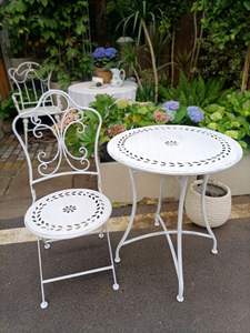 Ensemble <span class=keywords><strong>de</strong></span> table et <span class=keywords><strong>de</strong></span> chaises <span class=keywords><strong>de</strong></span> loisirs en <span class=keywords><strong>fer</strong></span> <span class=keywords><strong>forgé</strong></span> à motif creux rétro américain, pliable, pour cour et villa - Product Image 2