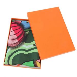 Fournisseur d'usine chinois 2024, écharpe en soie carrée de luxe personnalisée de 90 cm avec franges pour femmes - Product Image 4