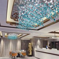 Villa de luxe, bâtiment duplex, salon moderne, éclairage artistique, long lustre en cristal LED avec taille personnalisable