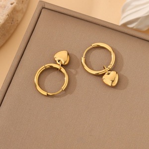 <span class=keywords><strong>Collier</strong></span> Cœur en <span class=keywords><strong>Acier</strong></span> <span class=keywords><strong>Inoxydable</strong></span> Plaqué Or 18K pour Femme, Pendentif Or et Argent, Bijou Tendance, Idéal Cadeau - Product Image 5