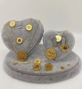 ชุดเครื่องประดับแฟชั่นสร้อยคอดีไซน์รูปหัวไก่ชุบทอง18K สำหรับผู้หญิงต่างหูแหวนเครื่องประดับสุดหรู - Product Image 2