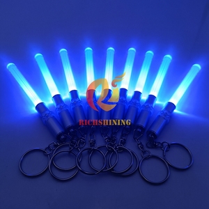 RICHSHINING Vente en gros de porte-clés LED avec gravure au laser, logo, 3 modes de clignotement, porte-clés coloré, mini sabre laser pour le camping en plein air - Product Image 1