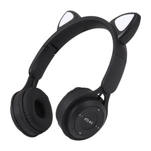 <b>Cat's</b> <b>Ears</b> Steamed <b>Cat</b> <b>Ear</b> Shaped Bread Hair Light Headworn Blue Tooth Headset Subwoofer Wireless Foldable Universal Headset - Product Image 4
