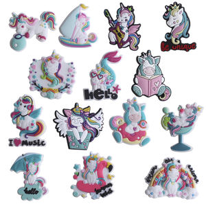 Nouveauté 2024 En gros Breloques pour chaussures en PVC souple style <span class=keywords><strong>Crocs</strong></span>, Luxe, Logo personnalisé DIY, <span class=keywords><strong>Licorne</strong></span>, Cadeau promotionnel pour événements et fêtes - Product Image 6