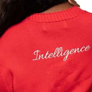 Cardigan en tricot acrylique pour femme Delta de haute qualité, col en V, avec logo personnalisé brodé et fermeture à un seul bouton - Product Image 6