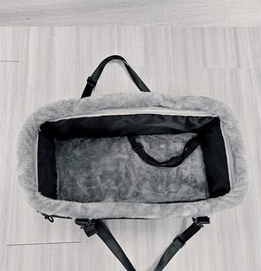 Siège de <span class=keywords><strong>voiture</strong></span> pliable et portable pour chien et chat avec console centrale, sangles réglables, imperméable, toutes saisons - Product Image 4