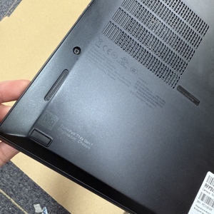 แล็ปท็อปธุรกิจขนาด 14 นิ้ว ThinkPad T14s Gen1 I5-10310U แรม 16GB SSD 512GB คีย์บอร์ดภาษาอังกฤษ หน้าจอสัมผัส 10 นิ้ว ความหนา 10-18 มม. ThinkPad T14s - Product Image 1