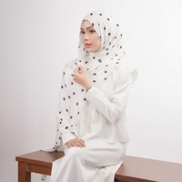 Hijab personnalisé imprimé en modal, hijab à pois, hijab de couleur claire, hijab très tendance, accessoires de mode et essentiel de la mode modeste