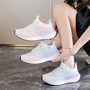 Zapatillas deportivas transpirables de verano para estudiantes con absorción de impactos, calzado deportivo para mujer, nuevo estilo 2026, suela ligera y acolchada - Product Image 5