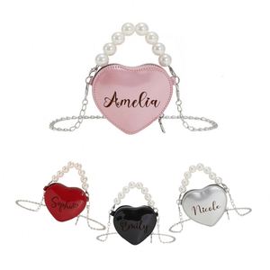 Sac à bandoulière mini personnalisé pour filles avec chaîne, portefeuille en cuir gravé avec nom, poignée en perles, forme cœur, couleur unie - Product Image 1