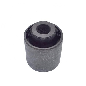 MN100110 <span class=keywords><strong>ASX</strong></span> Van Lancer cuatro puertas sedán eje trasero inferior brazo de Control de tracción buje para <span class=keywords><strong>Mitsubishi</strong></span> bujes de suspensión de coche - Product Image 2