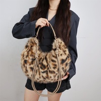 Sac à main hobo Zeyu en fausse fourrure léopard moelleuse de luxe, sac à bandoulière rétro avec nœud décoratif, sac fourre-tout tendance pour femme, idéal pour le shopping quotidien en hiver