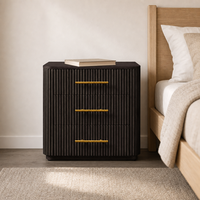 Table de chevet en bois à 3 tiroirs, style français, avec façade cannelée, pour chambre à coucher et hôtel, personnalisable OEM ODM