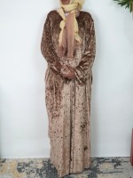 Abaya de qualité supérieure en velours doux beige à manches longues et col rond, robe maxi de fête pour femmes musulmanes de Dubaï, personnalisable